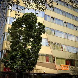 Simm's Hotel